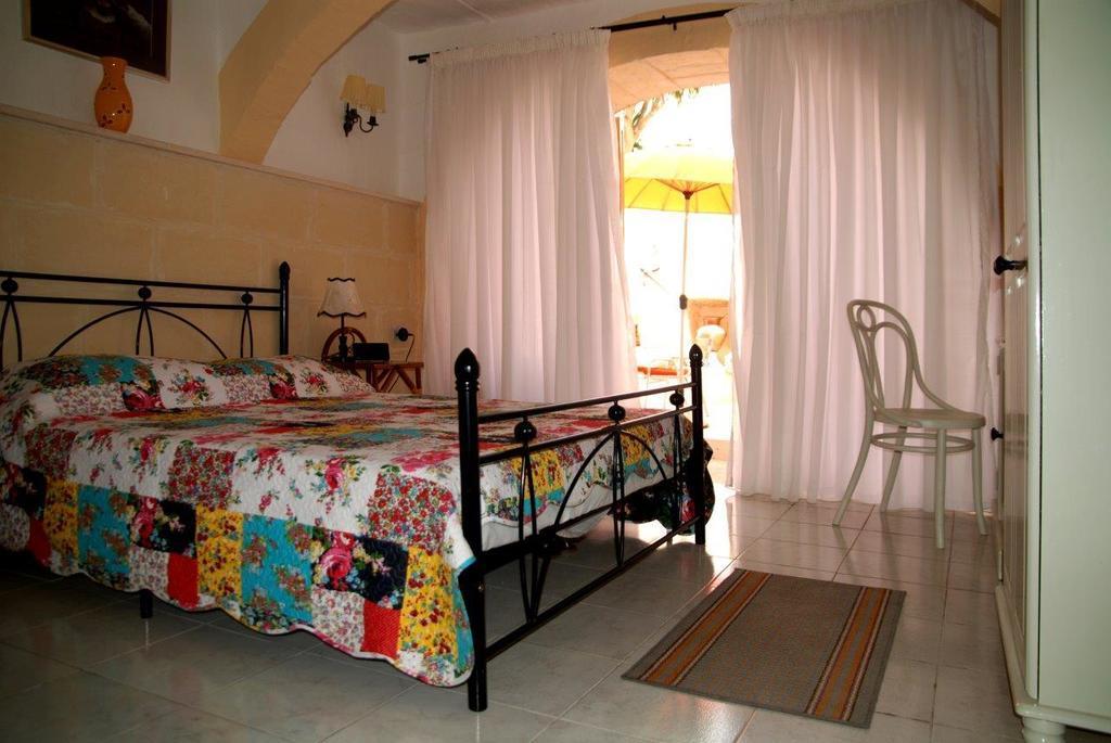 Anna Karistu Accommodation Kerċem 客房 照片